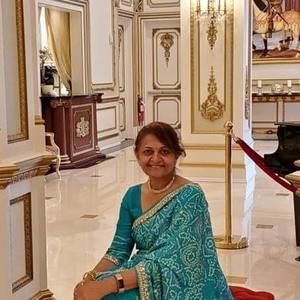 Meet your Posher, Ina